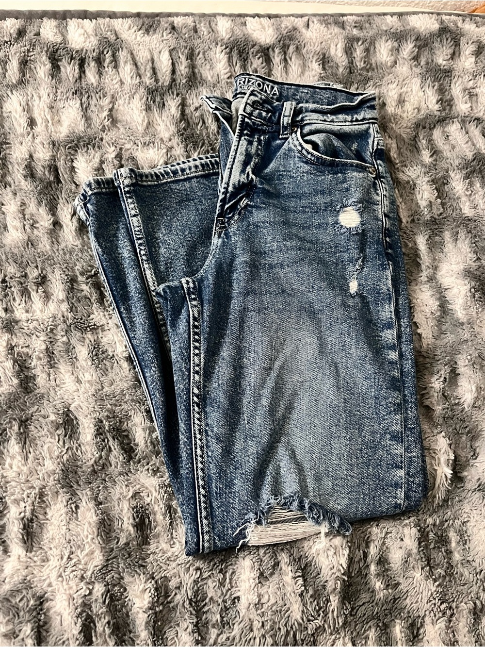 Arizona Jean Company Women’s Distressed Medium Blue Skinny Jeans
